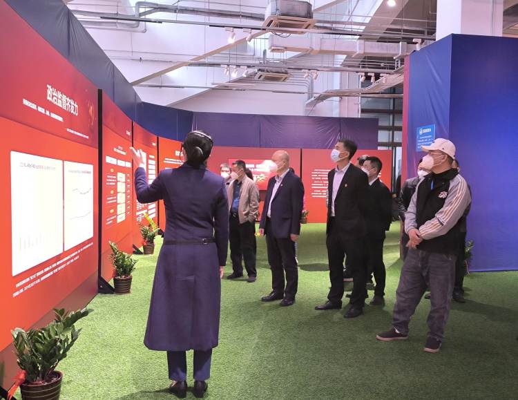 以案明紀(jì)，永葆清廉本色——市環(huán)發(fā)公司組織參觀“嚴(yán)守紀(jì)法底線 牢筑清廉根基”警示教育巡回展(圖2)